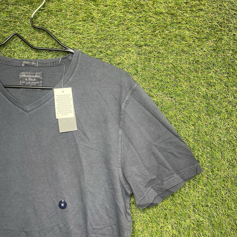 Abercrombie & Fitch Shirt Mens Medium V-Neck Cotton Short Sleeve Blue Grey